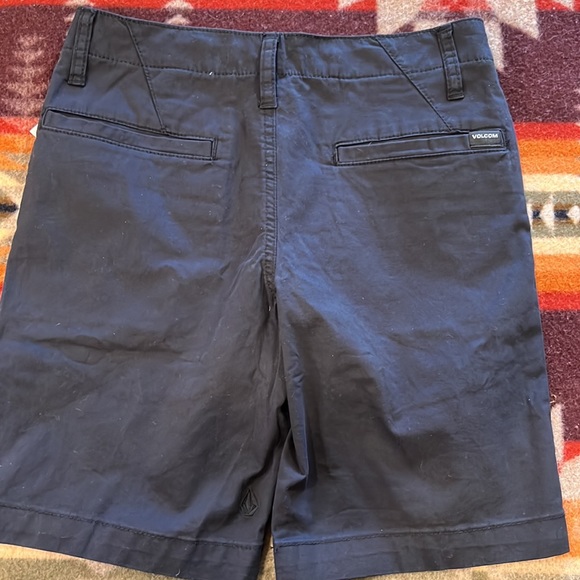 Volcom youth shorts - Picture 3 of 5
